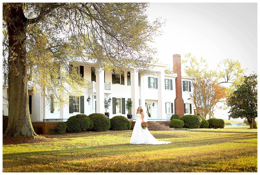 Hollyfield Manor and True Color Photo Booth make a great wedding team